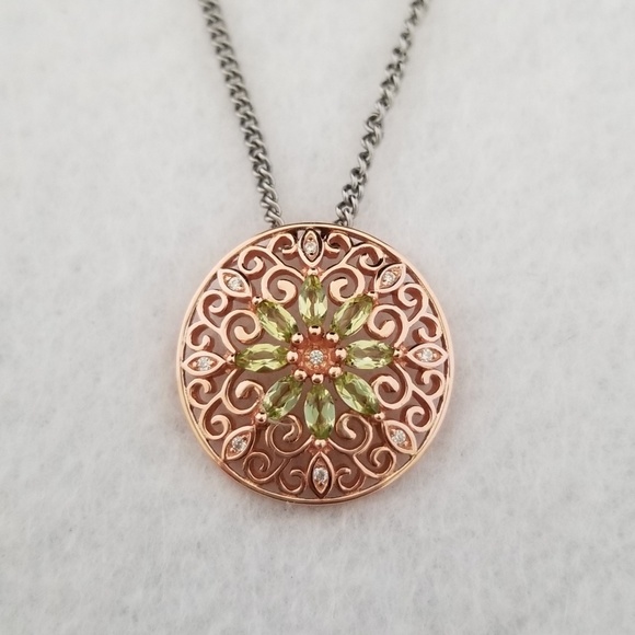 fstepka Jewelry - 18k Natural Peridot & Diamonds Pendant